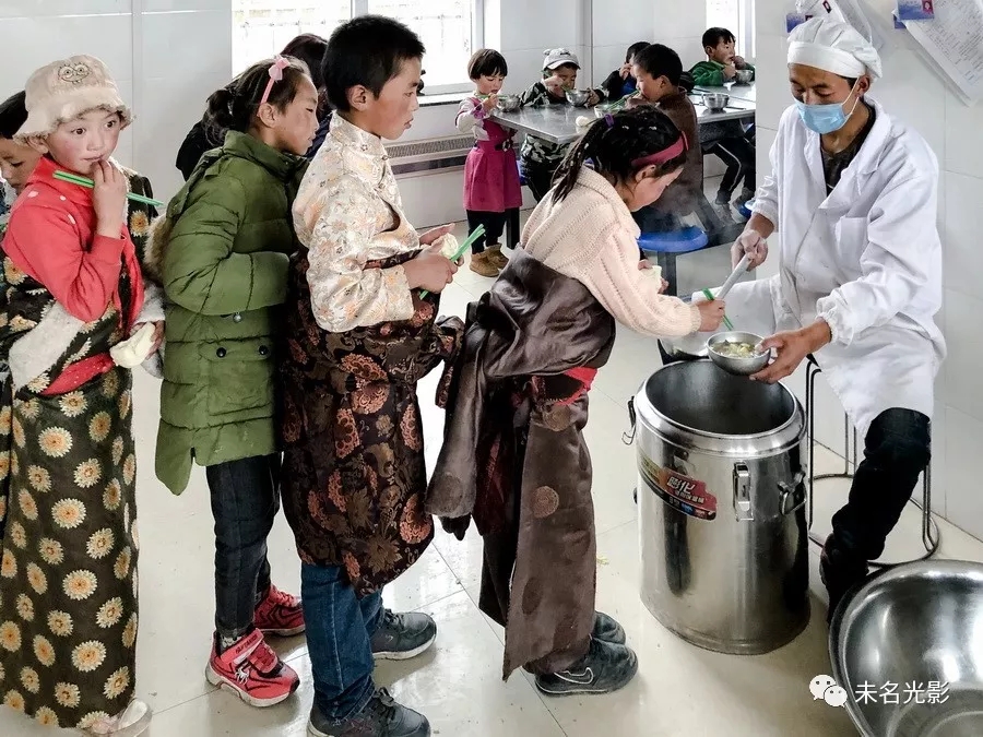 中国经济体制改革基金会牧区深处的尖德小学——“传播爱心,记录成长”主题摄影之旅青海行纪实之一